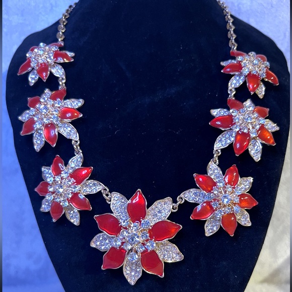 Chunky floral necklace - Picture 4 of 5